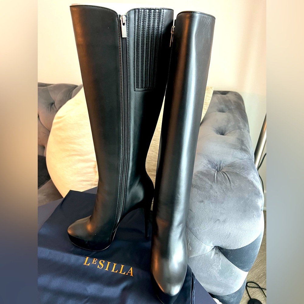 Women’s knee high platform black leather boots